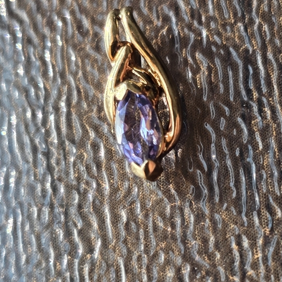 Tanzanite Gold Pendant Necklace - Picture 4 of 7